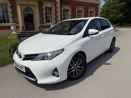 TOYOTA AURIS 1.6 V-Matic Icon Plus